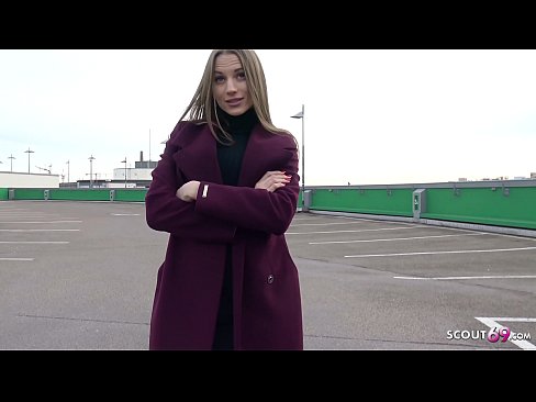 ❤️ GERMAN SCOUT SE YON RÈV TOUCH STEELE, PARKING TELLTALE AK SEXY POU LAJAN ❤️ Videyo pònografi nan nou
