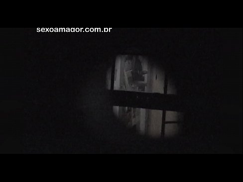 ❤️ Blondie vin an kasèt yon voyeur nan katye kache dèyè brik kre ❤️ Videyo pònografi nan nou